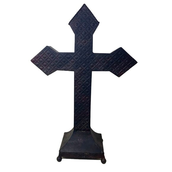 Large Old Fashioned Textured Metal Freestanding Cross - Picture 1 of 8